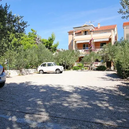 Apartments By The Sea Zaboric, Sibenik - 468 Zaboric